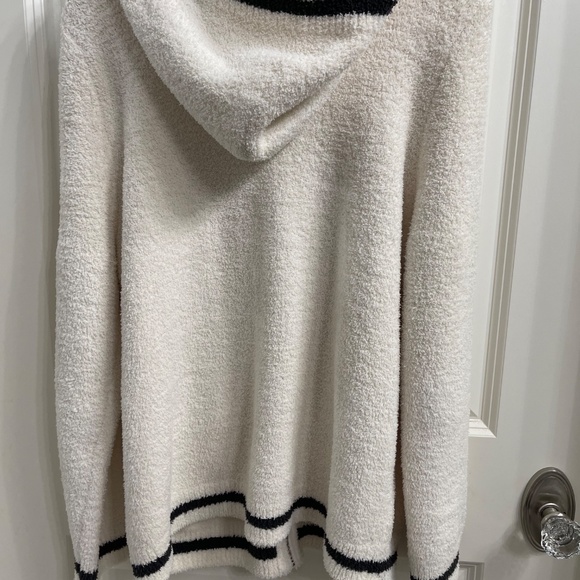 BAREFOOT DREAMS DISNEY COLLECTION HOODED SWEATSHIRT - Picture 6 of 9